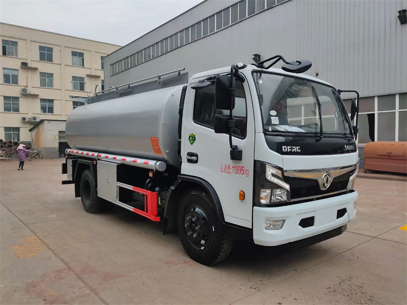 東風(fēng)福瑞卡12方供液車(chē)