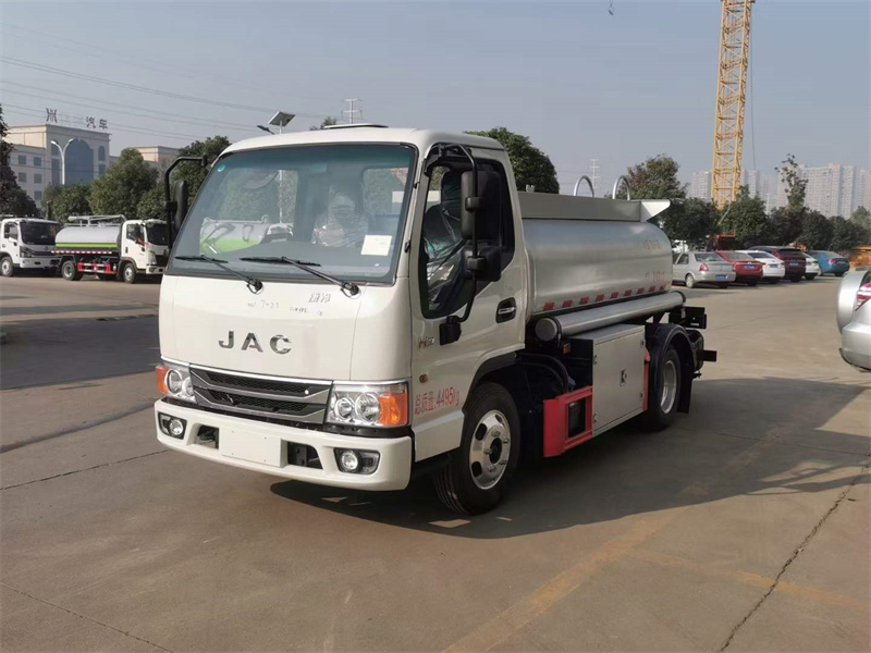 國(guó)六藍(lán)牌江淮3.2方供液車(chē)