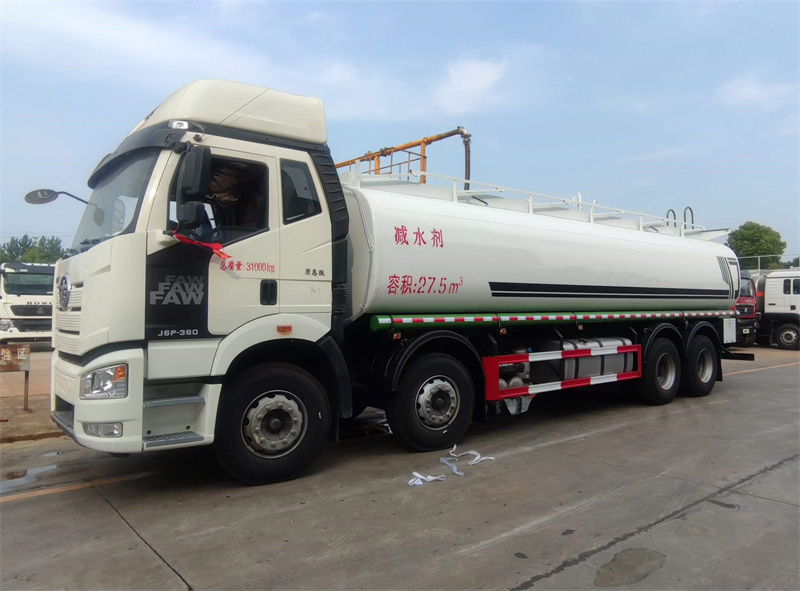 程力30立方減水劑運(yùn)輸車(chē)